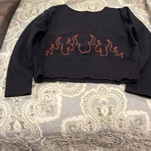 Women’s Crop Sweatshirt.